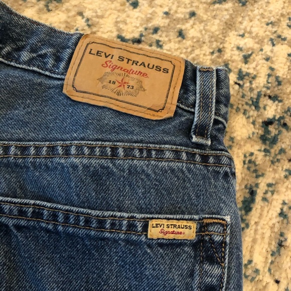 Levi’s Cut-Offs - Picture 4 of 4